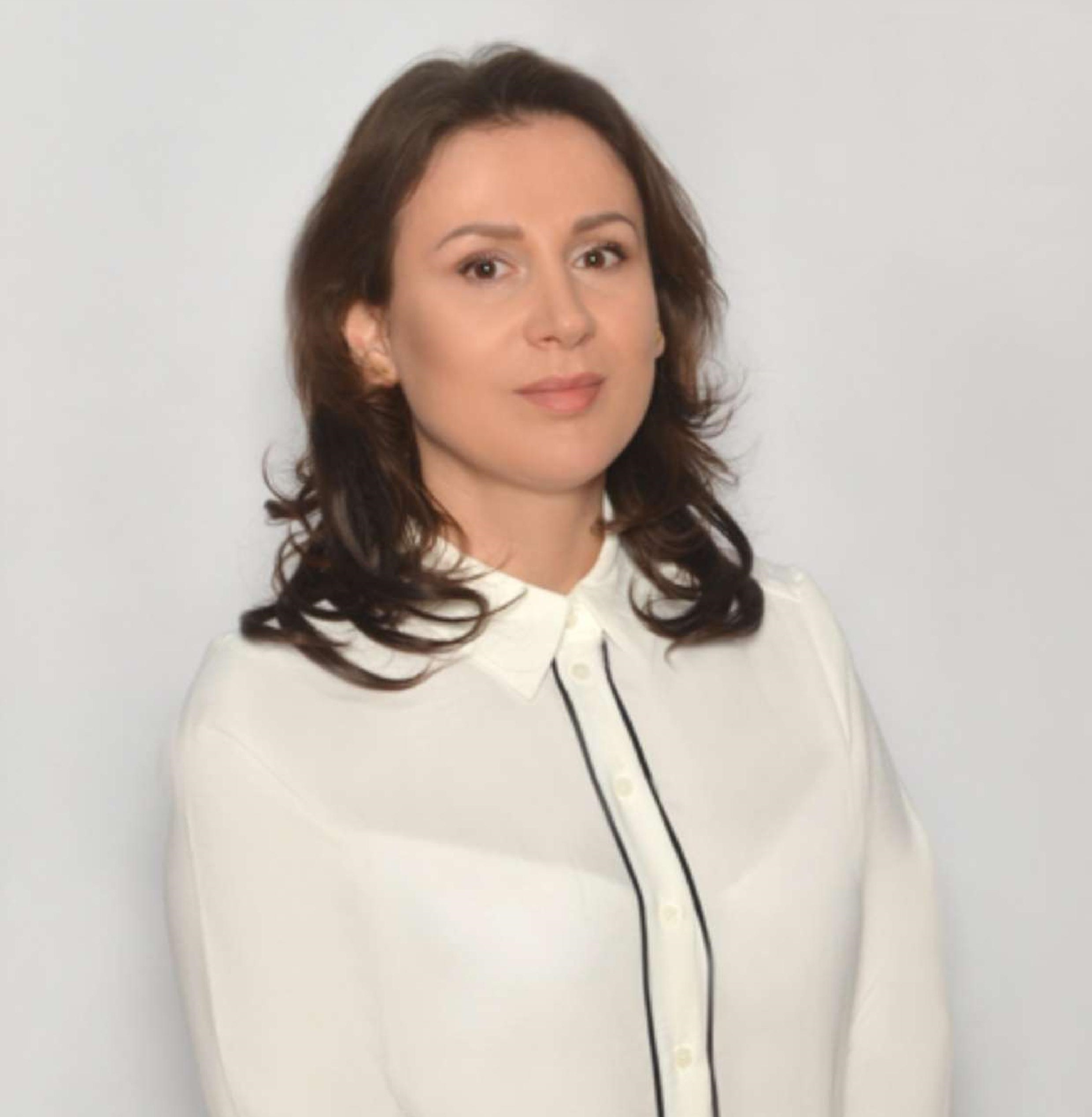 Frau Zahnärztin Blerta Molla